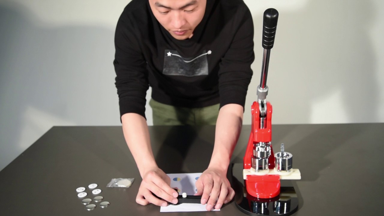 Button Maker Machine