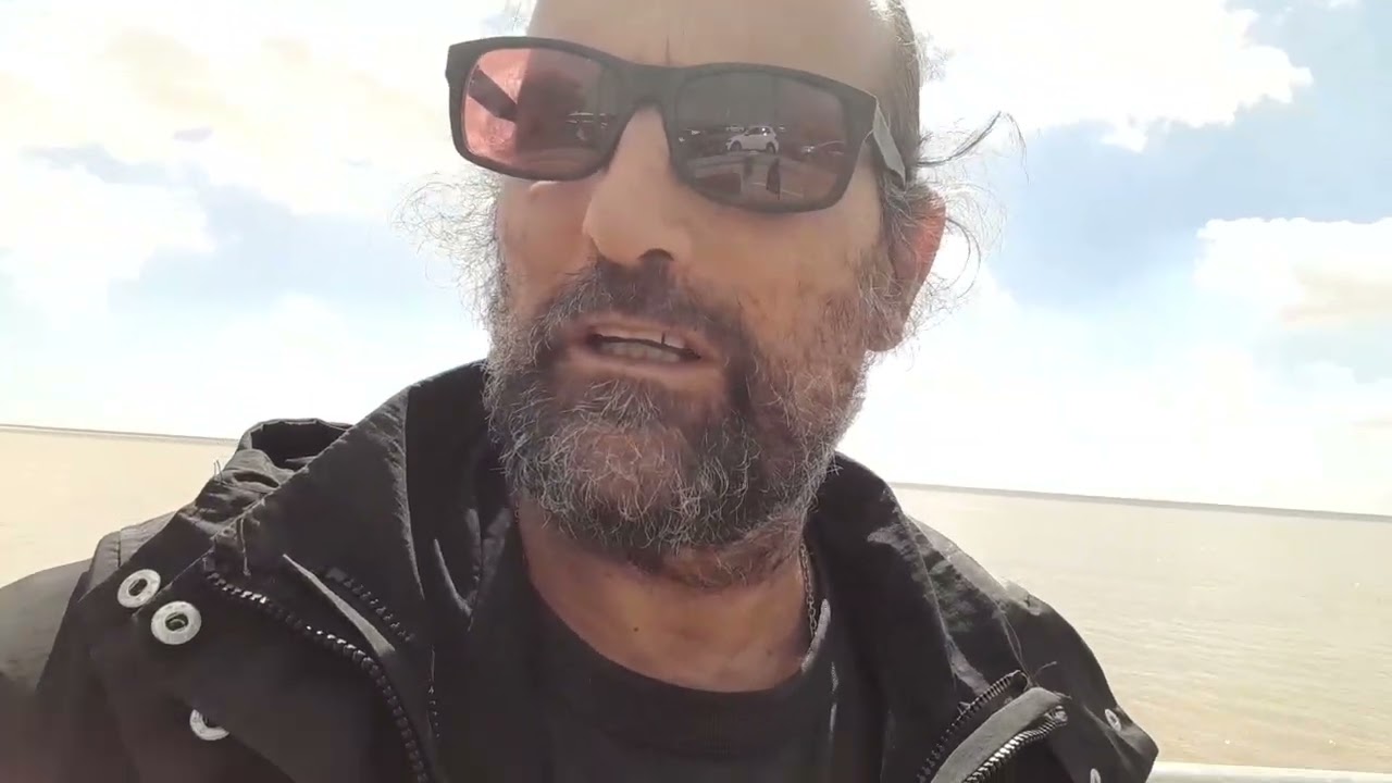 Pesca en costanera,  casi me parte la caña el segundo pescado