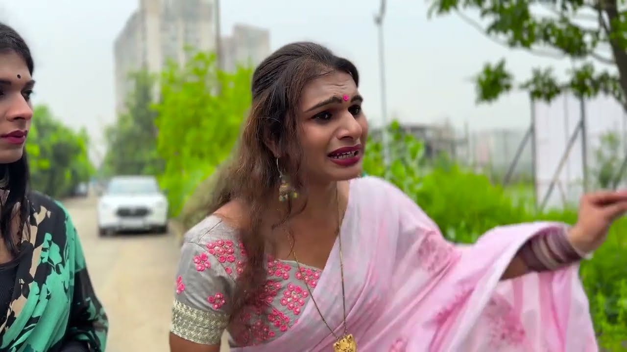 Kinnar Ko Mara Thappad Public Ke Samne | Public Reaction | Viral Video 2025