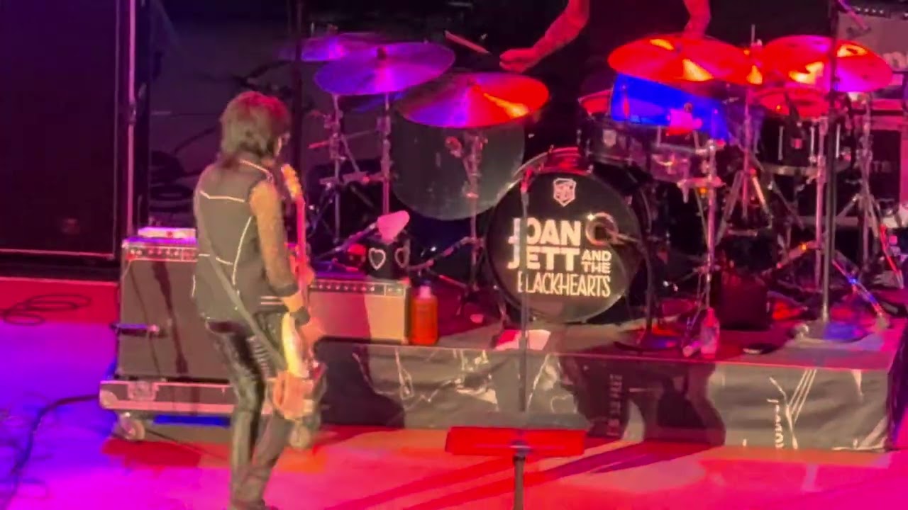 Joan Jett & The Blackhearts Cherry Bomb Runaways cover 9.3.25 Red Rocks Amphitheatre Colorado USA
