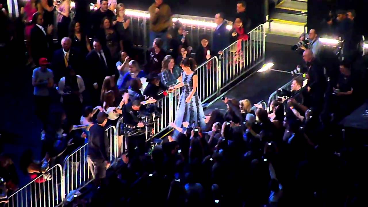 Shania Twain @ Junos'11 getting inducted in the Canadian Music Hall of Fame