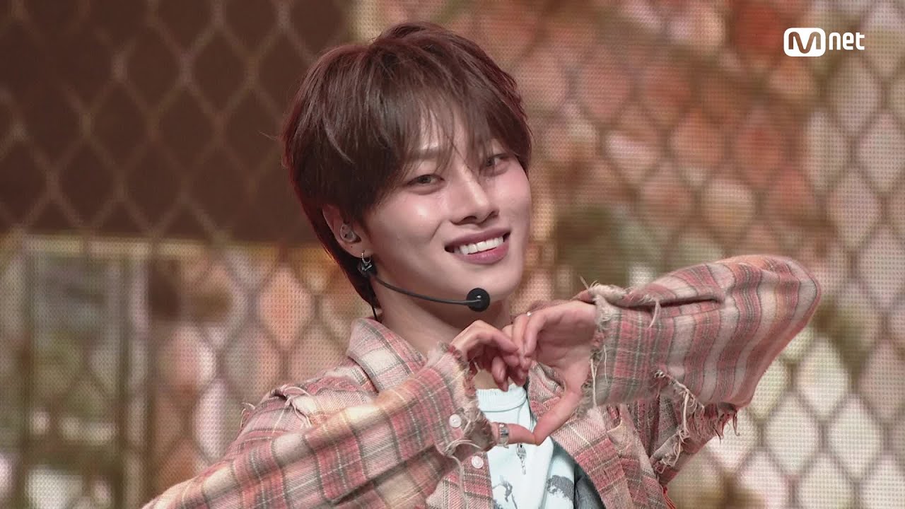 'HOT DEBUT' idntt - BOYtude #엠카운트다운 EP.901 | Mnet 250814 방송