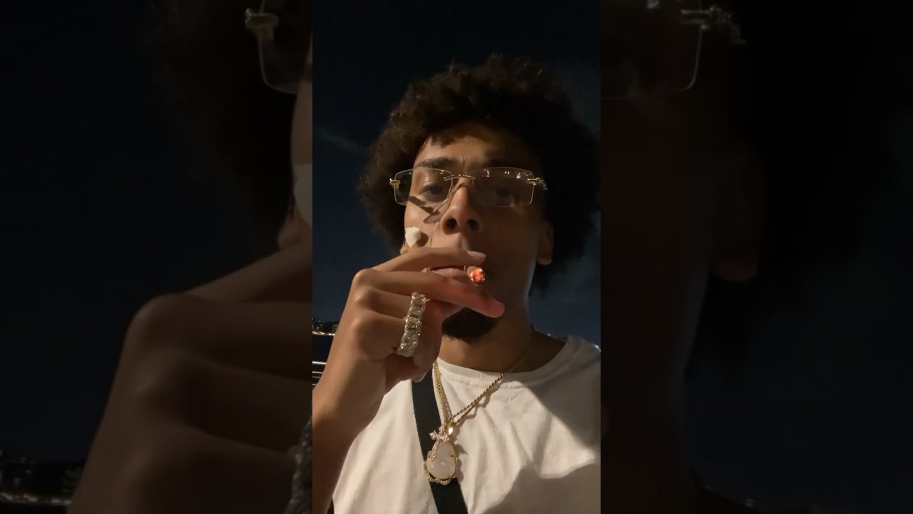 Smoking a Joint in NYC🗽⭐️#shorts#viral#nyc