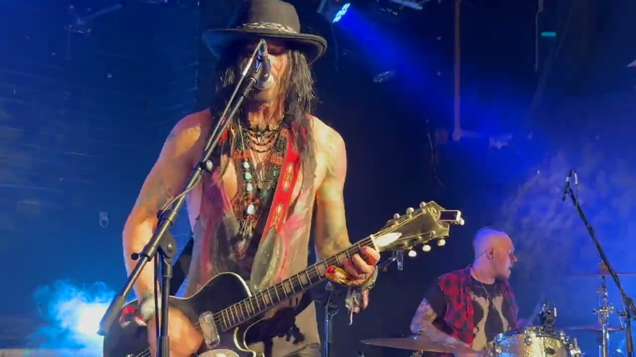 Troy Redfern @ The Live Rooms, Chester 21:06:24 Van Helsing