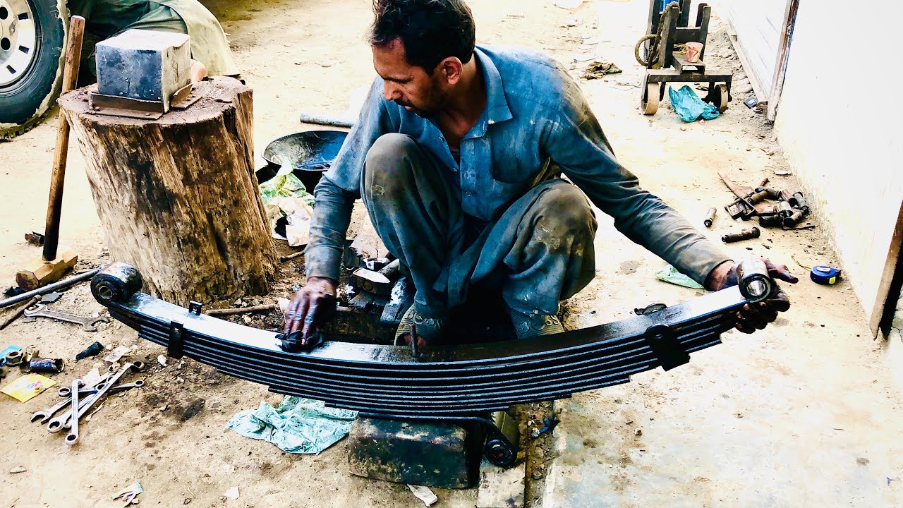Amazing Technique Of Fixing a Bus Suspension System (Leaf Spring ) || How to repair Leaf Spring