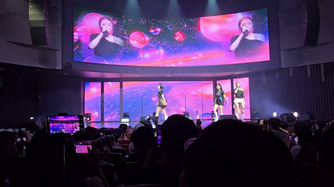 Fifty Fifty Asia FanConcert - Gravity 