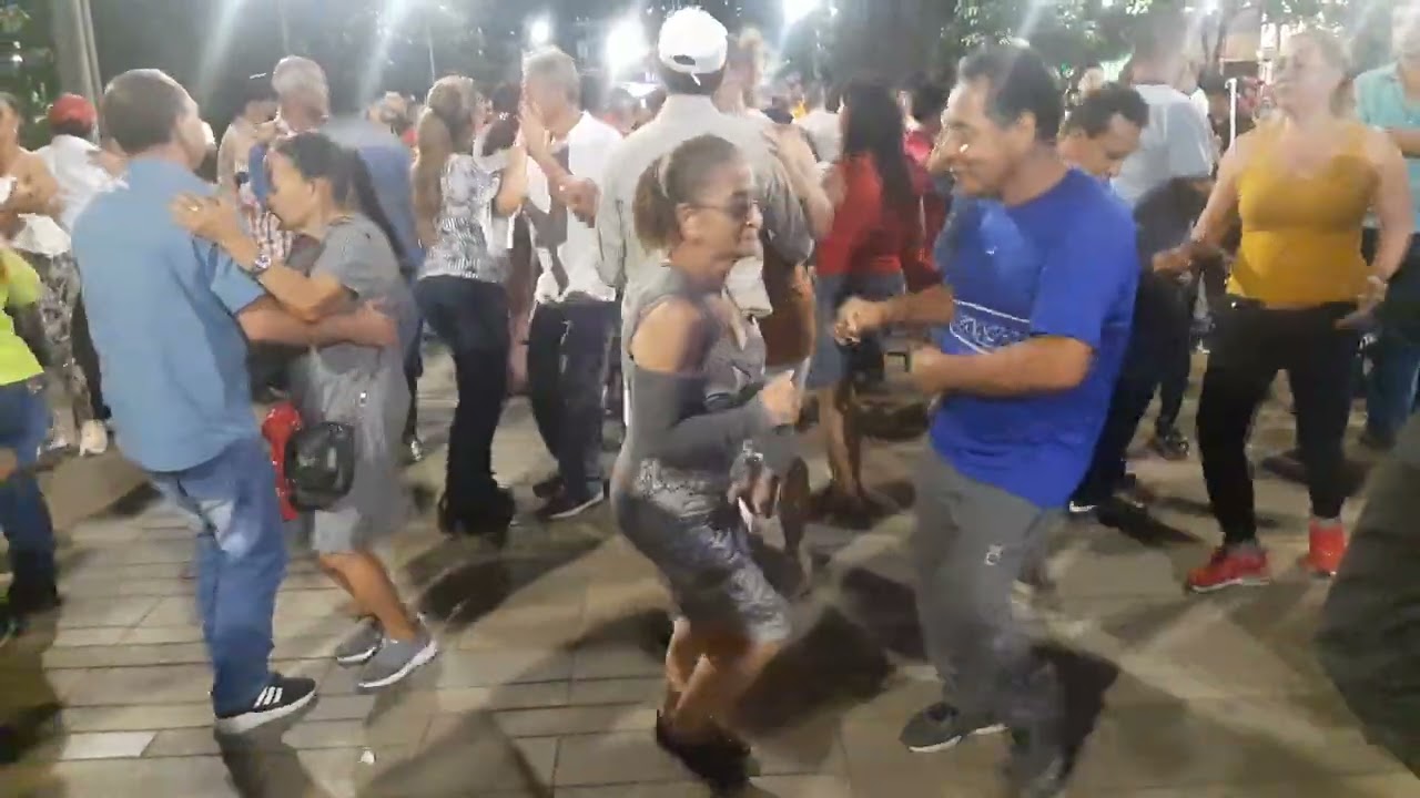 Los integrados parranderos. La piña madura. Mayo 22 2022
