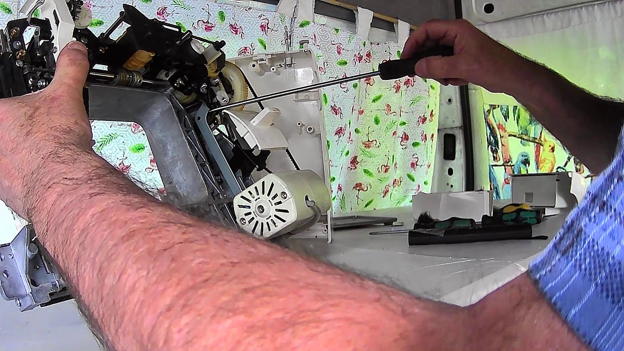 ARTIZAN TRAINING |REMOVING THE BACK COVER  BROTHER SEWING MACHINE