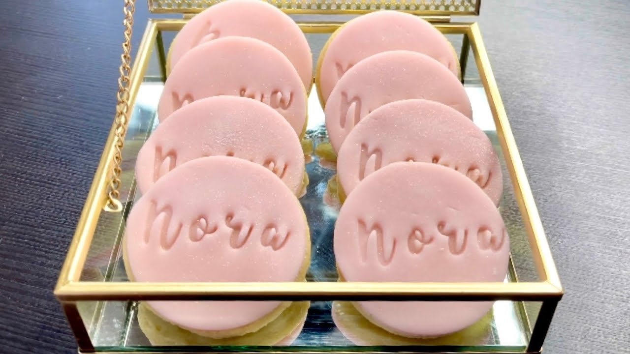 Petits sablés personnalisés décorés avec prénom À la Hass