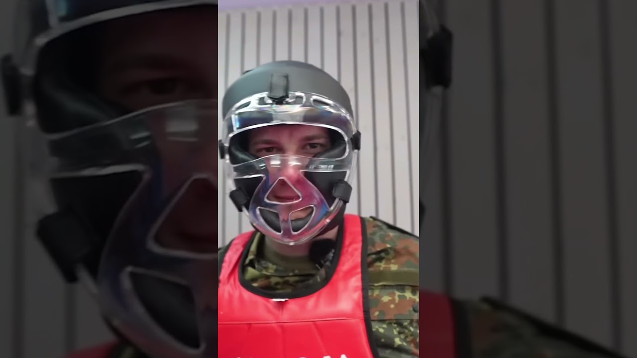 Waffenlose Selbstverteidigung bei den Feldj&auml;gern.  Hauptsache die Haare liegen.#bundeswehr