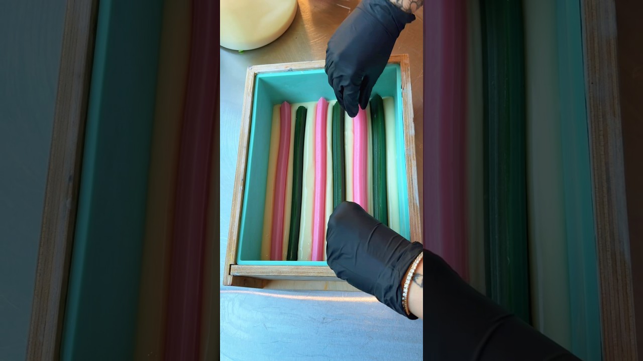 Мыло &laquo;Зимняя сказка&raquo; с ДВУМЯ деревьями! #мыловарение #мыло #мылоручнойработы #мыловар #кускимыла ...