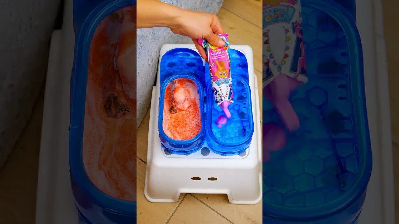 😻🫧 Fun Way to Wash Dirty Feet 🦶