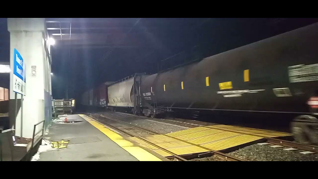 NS 37A hammering through Newark Station on 2-26-26 w/hard working ES44DC & great rolling stock!