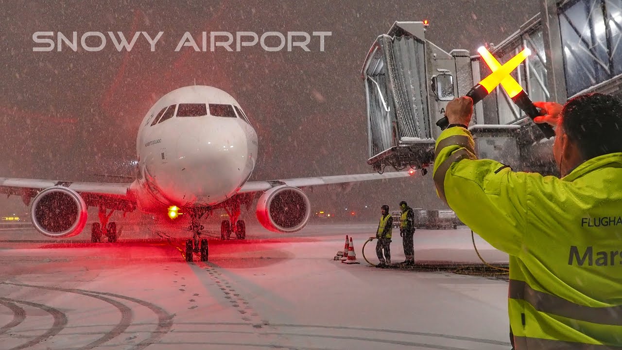 First snow of the season ❄️❄️❄️ Snowy Nightspotting Zurich Airport 21.11.2024