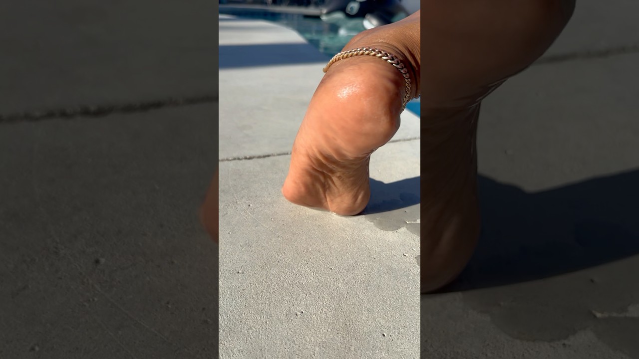 Wet Wrinkled soles and toes 