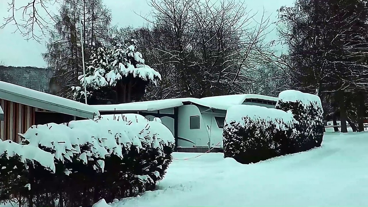 Edersee 11. Februar 2021 Winterzauber 20 cm Neuschnee eine Autofahrt &uuml;ber den Campingplatz Asel S&uuml;d