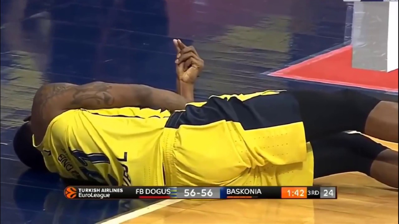 Fenerbahçeli James Nunnally'nin Yürekleri Ağza Getiren DÜŞME ANI...