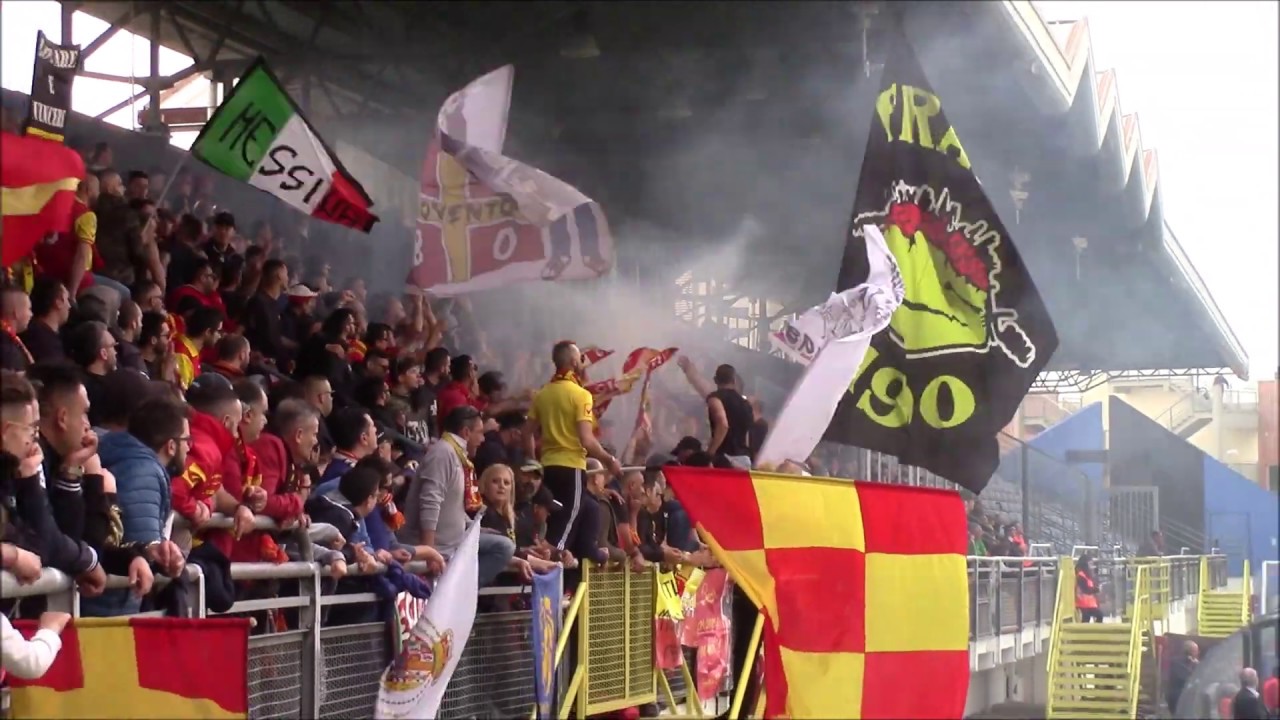 MESSINA Matelica 0-1 Finale Coppa Italia Lo spettacolo dei TIFOSI del Messina 18/05/19