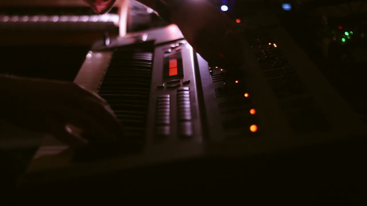 Roland JD-800 soundscape - A journey into the sun