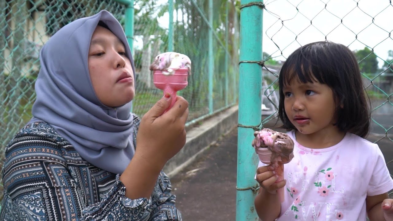 Drama Afsheena Beli Es Krim Superhero Spiderman | Eat Ice Cream
