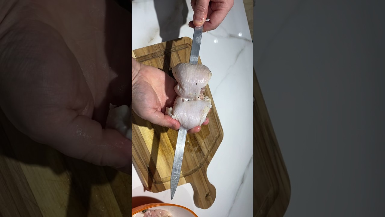 T&eacute;cnica dos 3 pontos para espetar sobrecoxa de frango.