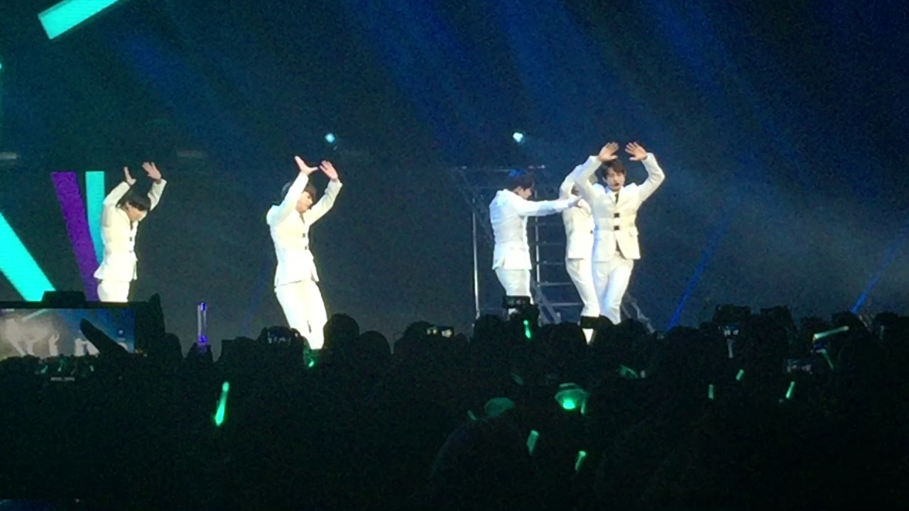 [170326] Shinee World V in Los Angeles - View