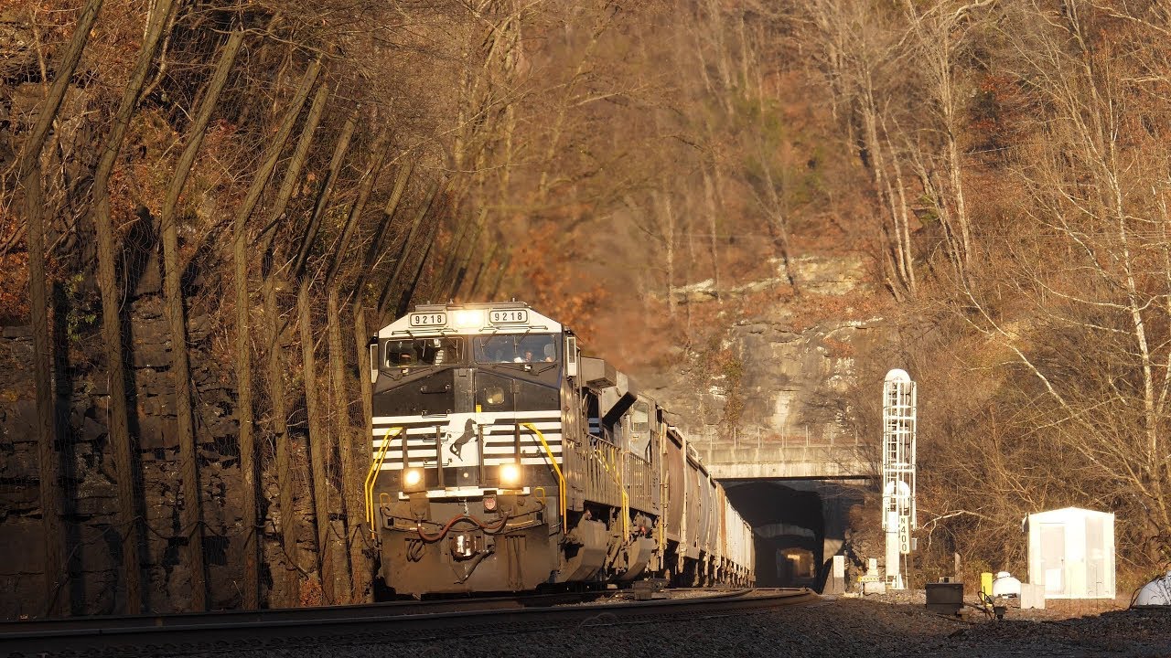 [4K] Trains in the Mountains of West Virginia - 60 fps