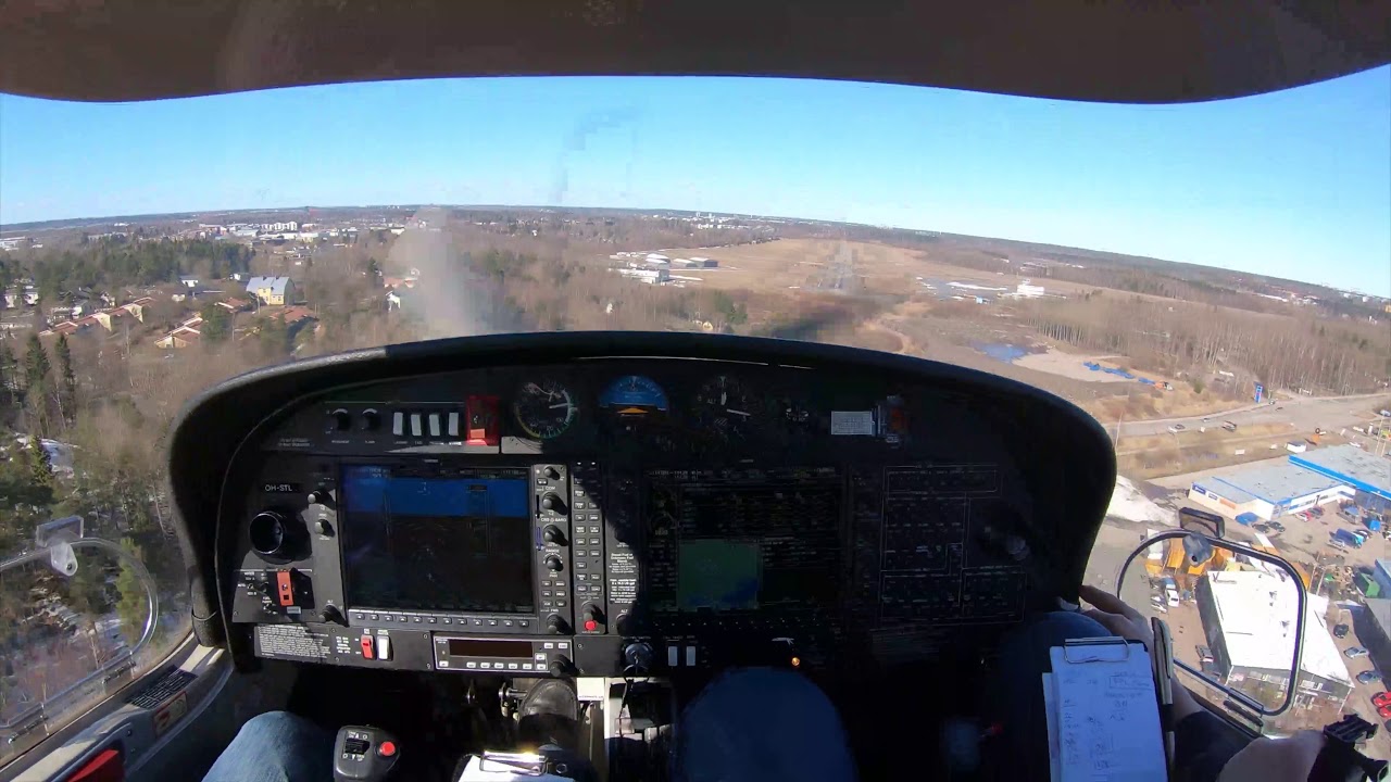 Diamond DA40NG Gusting Crosswind Landing EFHF runway 36