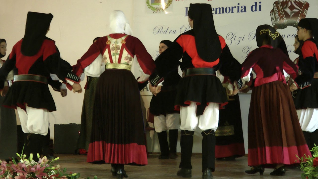 Gruppo folk Santu Predu di Nuoro   ==Su Nugoresu a boghe sola==