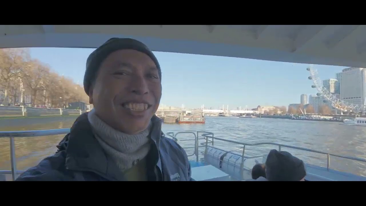 Jalan-Jalan di  Sungai Thames