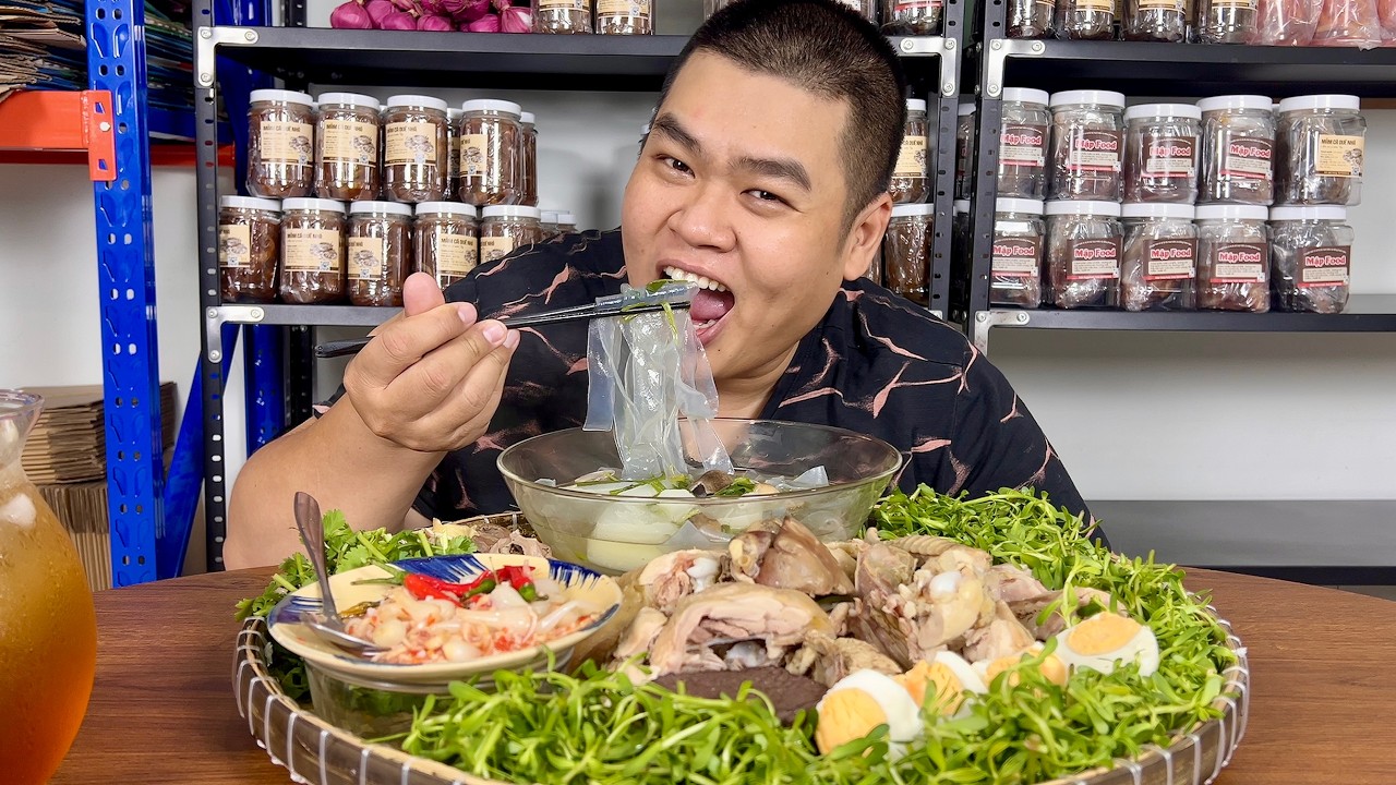 Hớp Hồn Với Tô Miến Dong Ăn Với Gà Ta Nguyên Con Chấm Muối Ớt Siêu Ngon Đụng Nóc