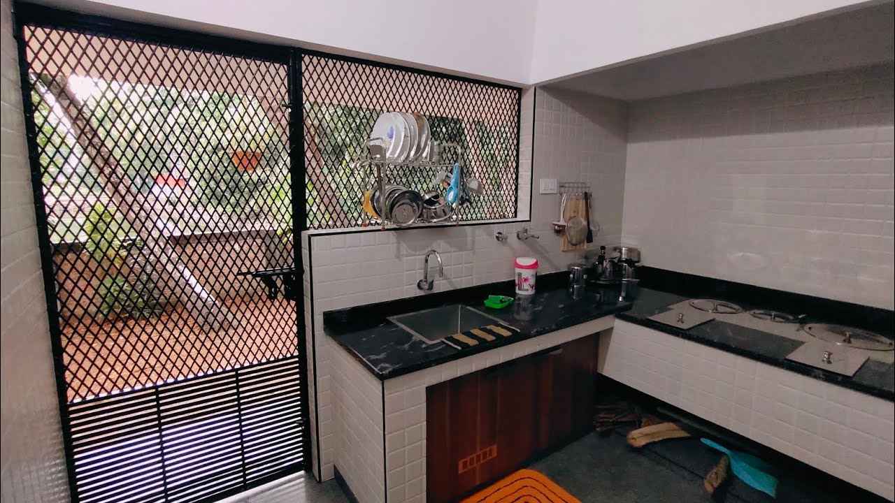 സ്റ്റോറേജിന് തുല്യ പ്രാധാന്യം നൽകി കൊണ്ടാണ് ഈ അടുക്കള ഡിസൈൻ ചെയ്തിട്ടുള്ളത് /kitchen tour