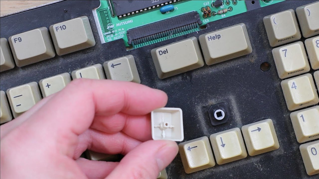 Клавиатура Amiga 500 — Часть 1 — Разборка и чистка