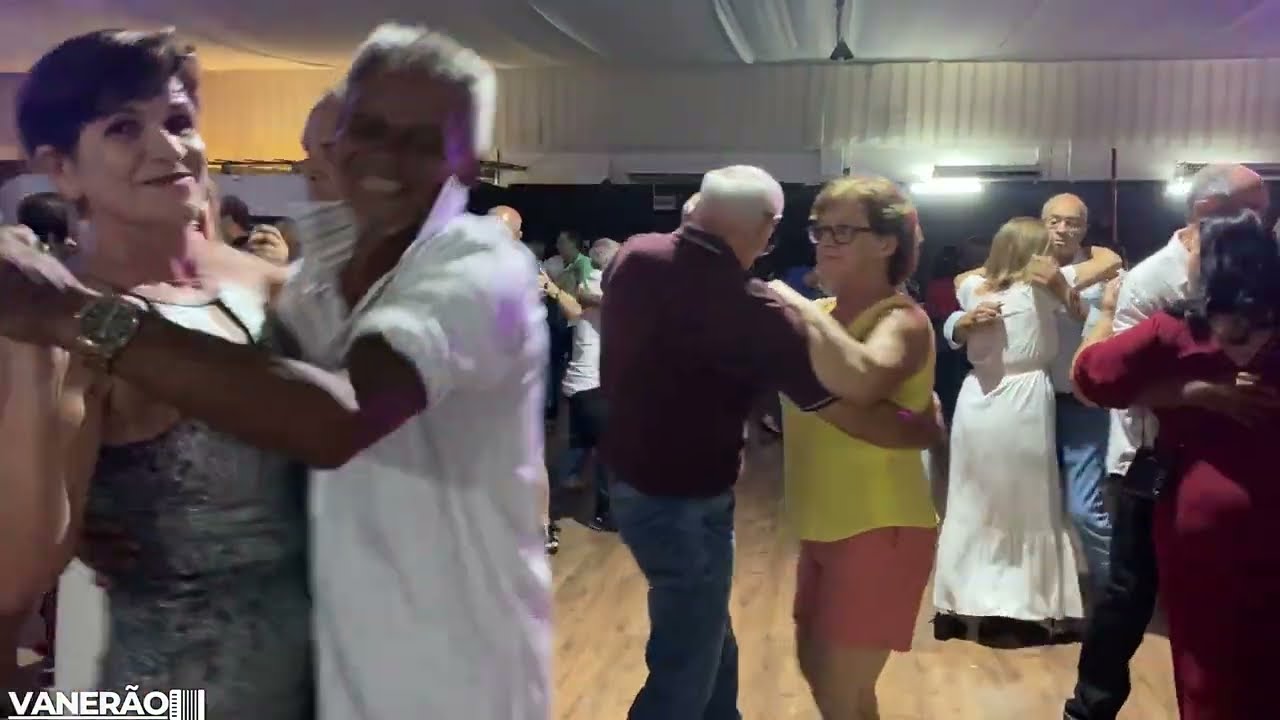 Abertura do primeiro baile de 2024 com Grupo Vanerão!