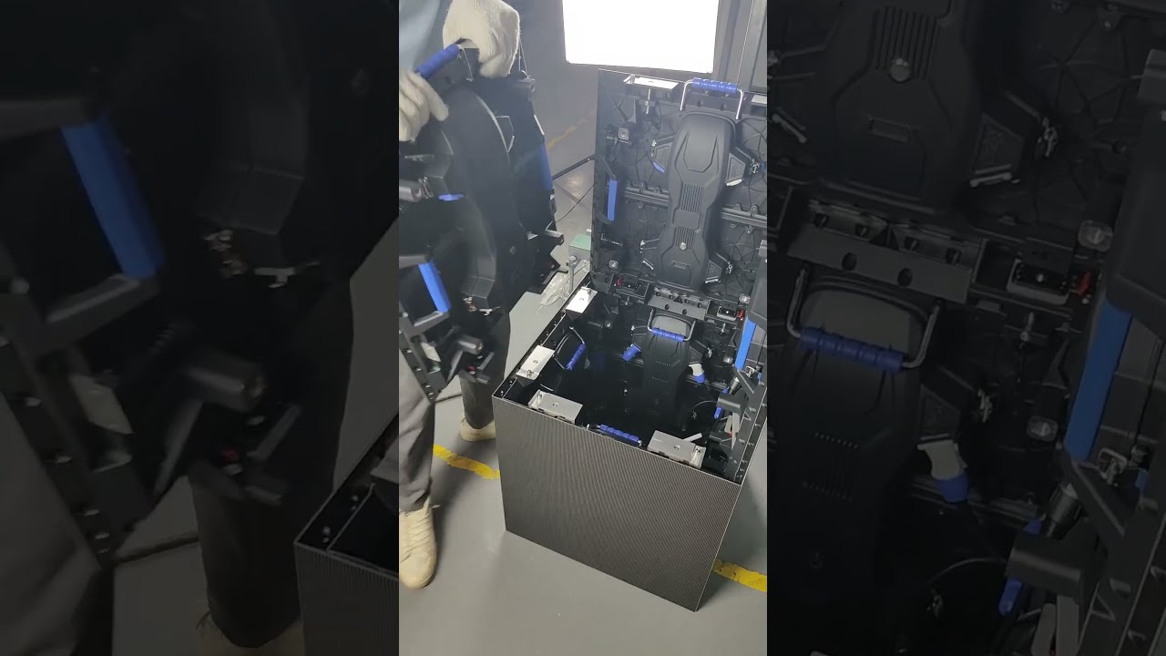 The LED display can be assmbled into a square column#shorts #leddisplay #eagerled #led #ledfactory