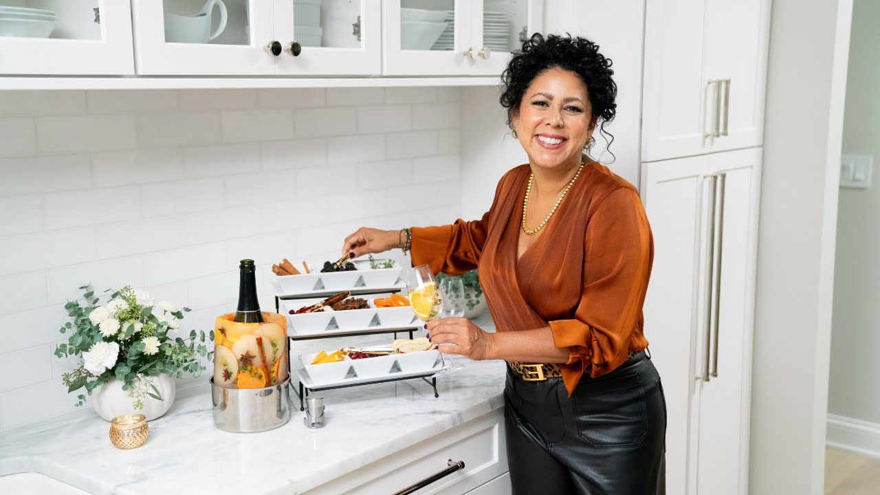 Gather Around: DIY Ice Mold Wine Chiller for Your Bar | Holiday How-To's | Hy-Vee Seasons