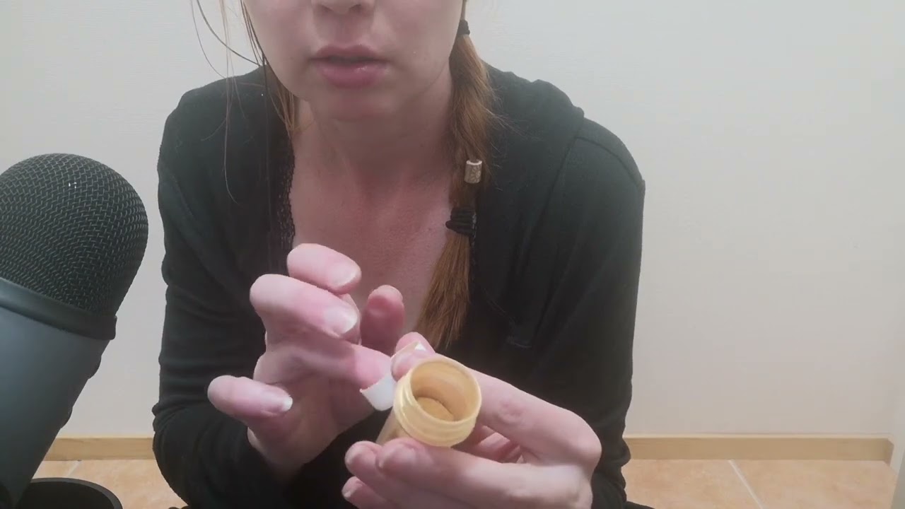 ASMR Suomi - Mitä on meikkipussissa & uusi pussukka 🐦💚