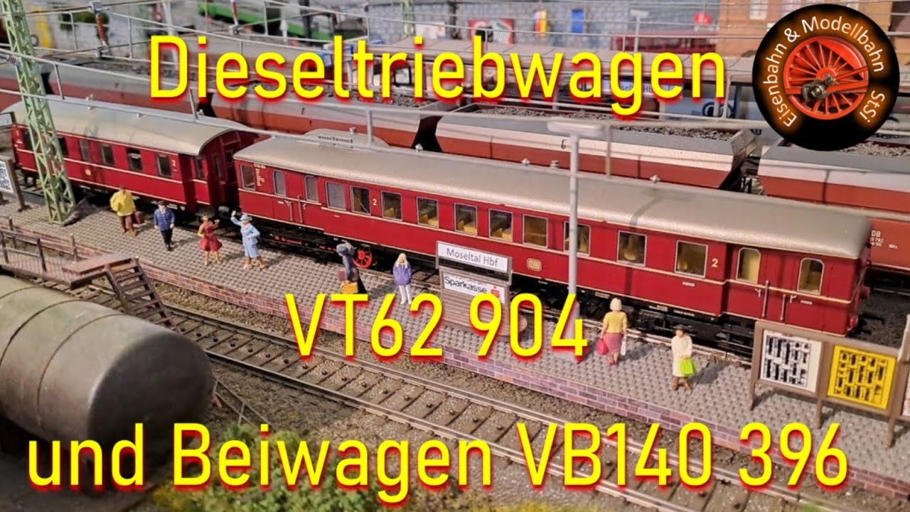 Dieseltriebwagen VT62 904 mit Beiwagen VB140 396 auf der Modellbahn