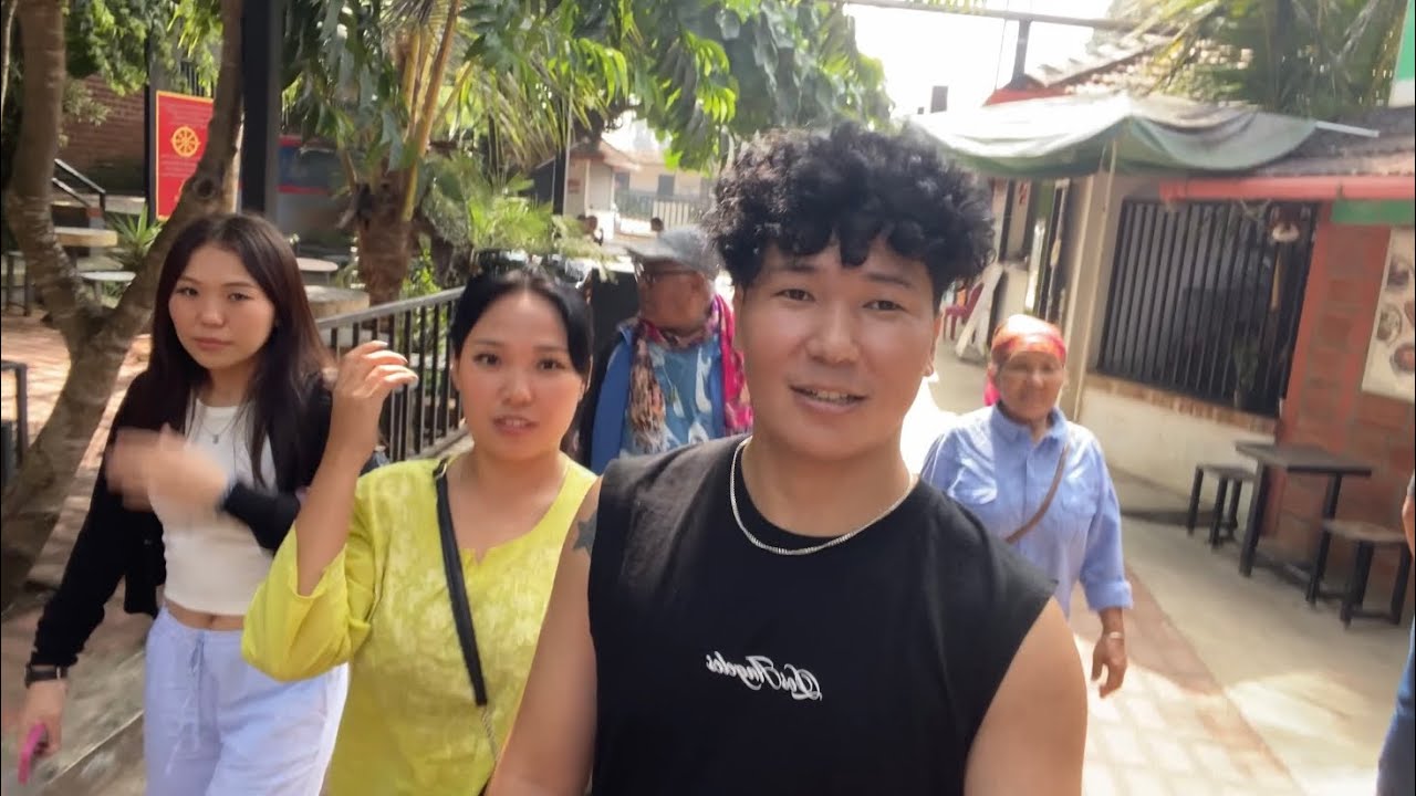 Bylakuppe Market ||Shopping||Traditional Tibetan Chupa Collection || #tibetanvlogger 