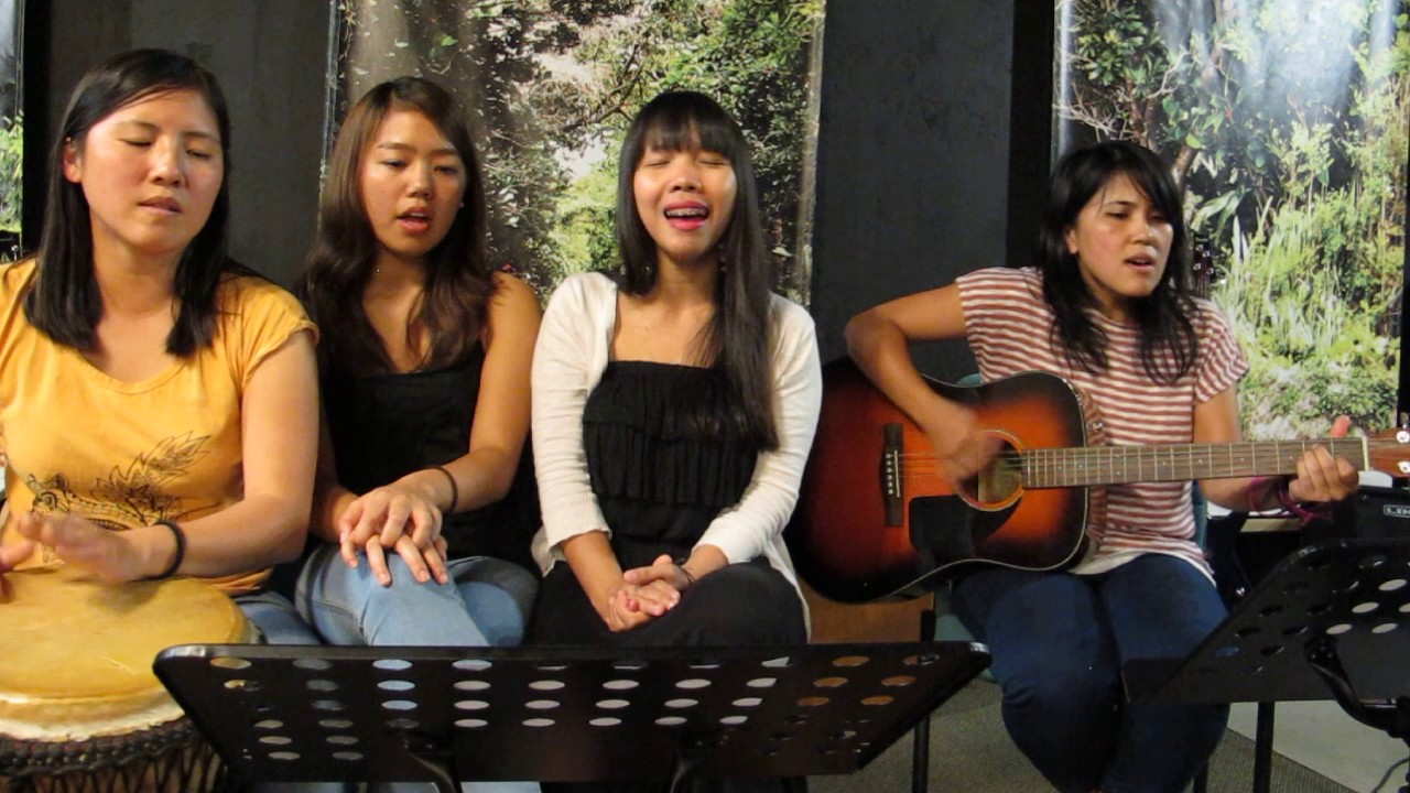 Praise is Rising (English and Japanese -Key of E)