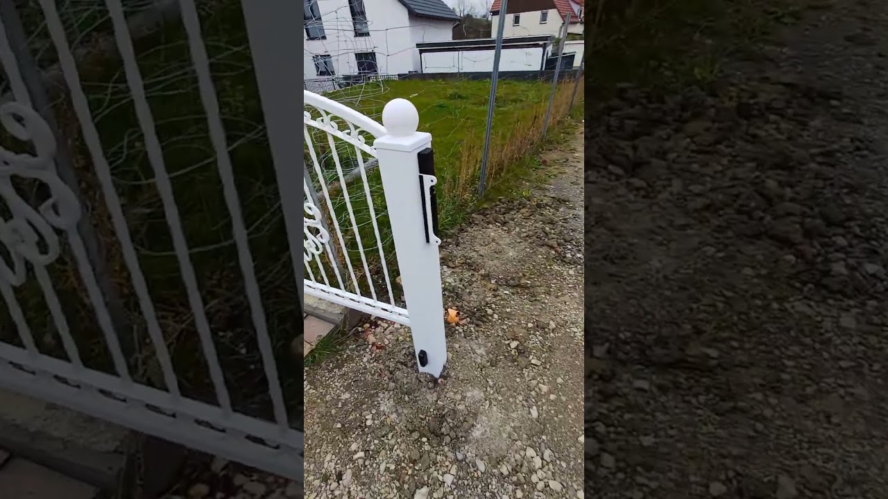 Drehtor mit Integrierter Pforte von Q-Z&auml;une