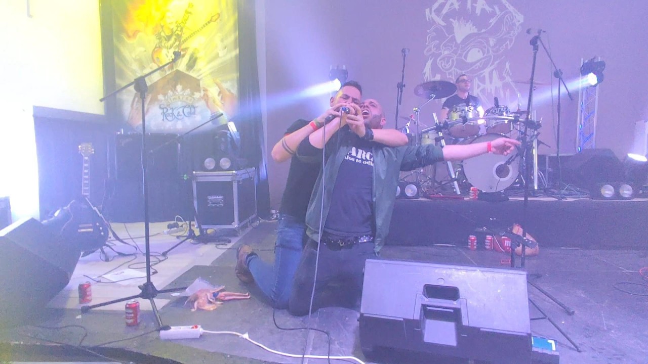 El mesias - Los ratas muertas (cover Arpaviejas) en el Almarock