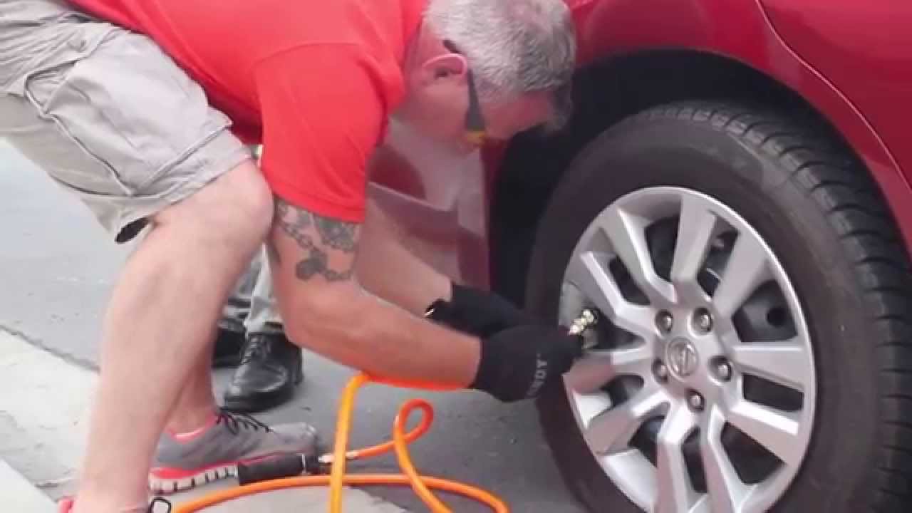 Inflate Tires with Exhaust? iGo-AIR for the Automotive Industry | Compressed air, anywhere!