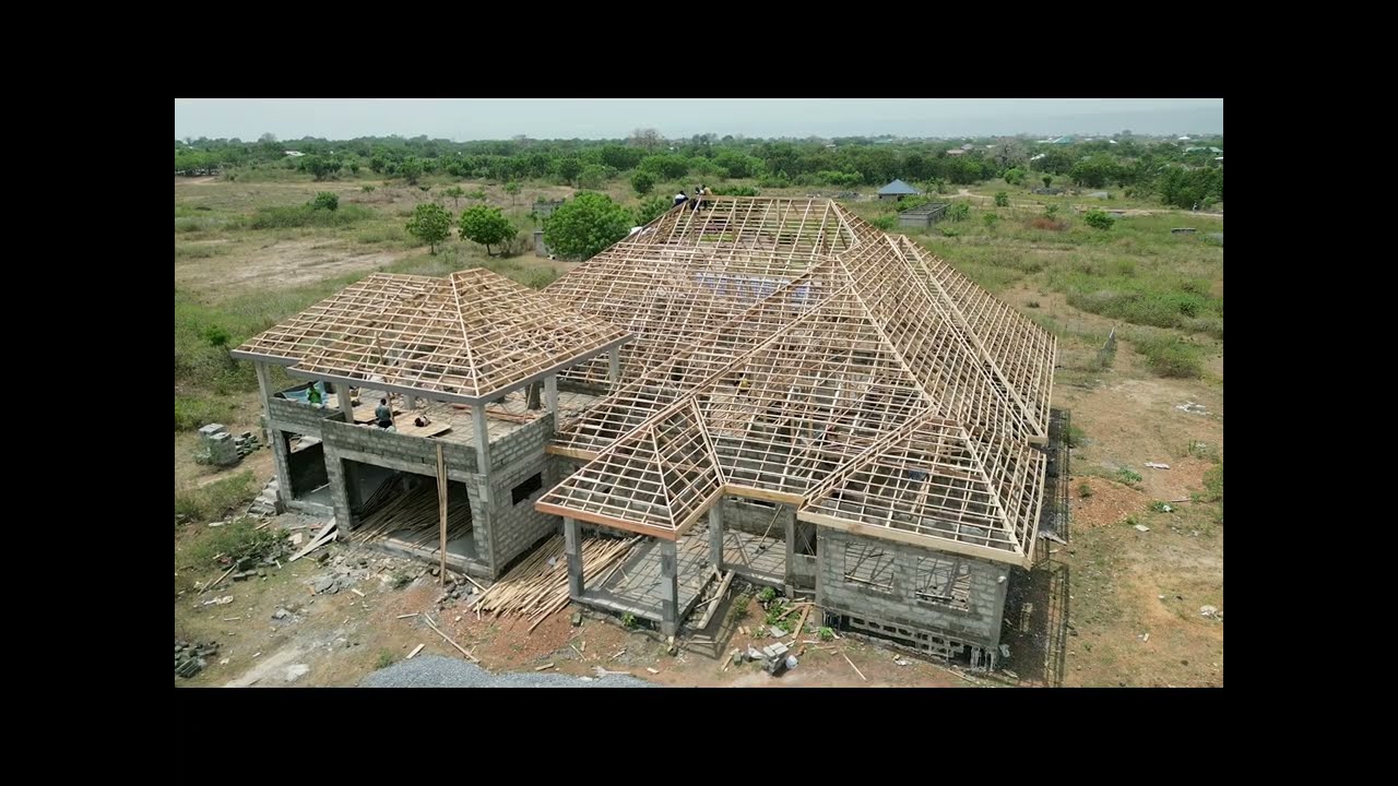 Building in Ghana: Roofing woodwork