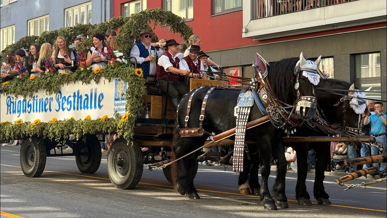 ,,Einzug der Wiesnwirte” OCTOBERFEST 2025 