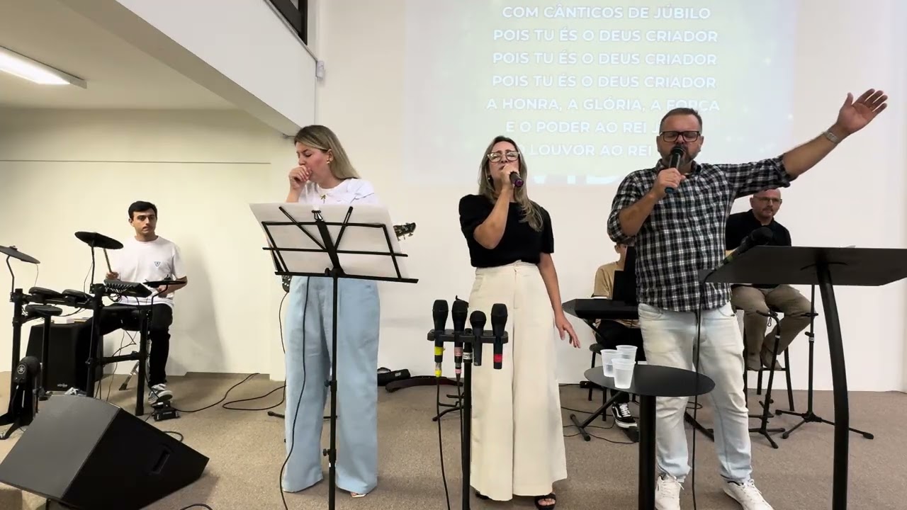 Grupo de louvor / culto de domingo / 15/02/2026