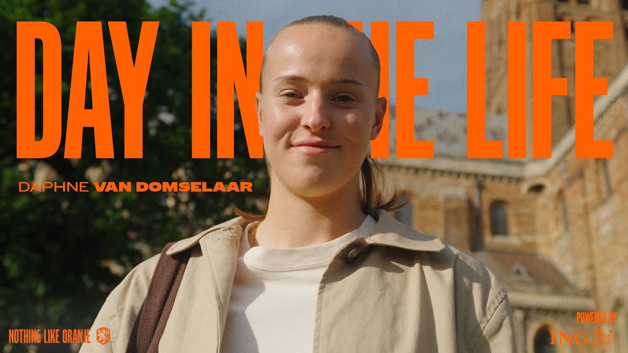 'A crossword is our pre-match ritual' 🧩😌 | 𝗗𝗔𝗬 𝗜𝗡 𝗧𝗛𝗘 𝗟𝗜𝗙𝗘  🎥 | Daphne van Domselaar