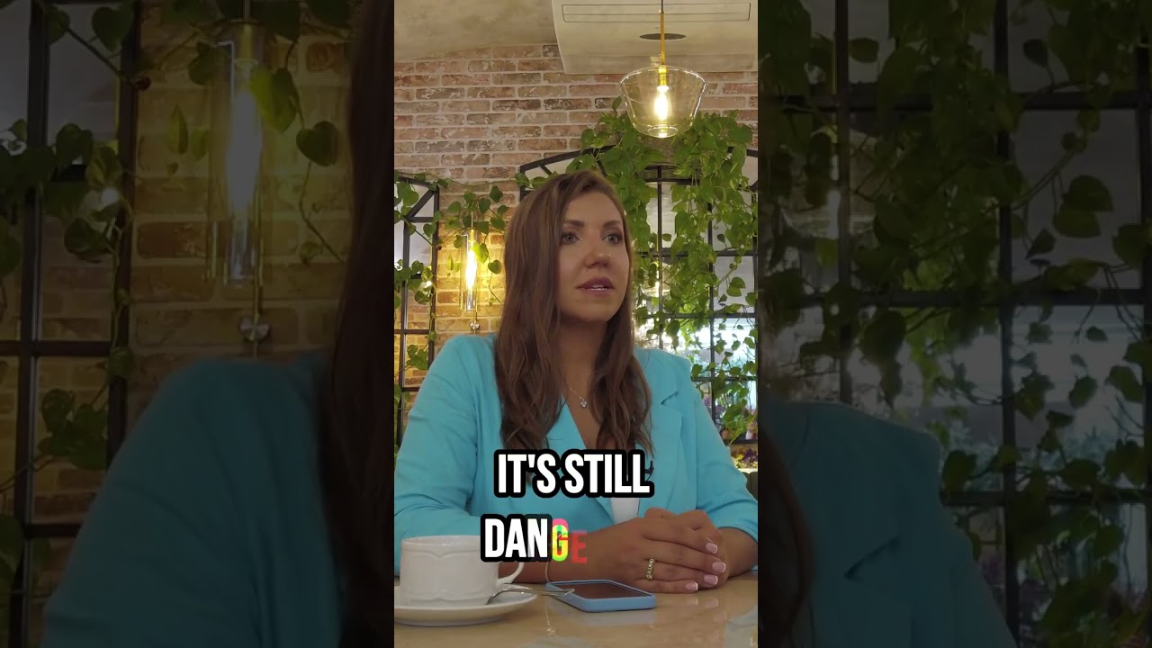 Ukrainian Women WARN Men About Dating in Ukraine #shorts