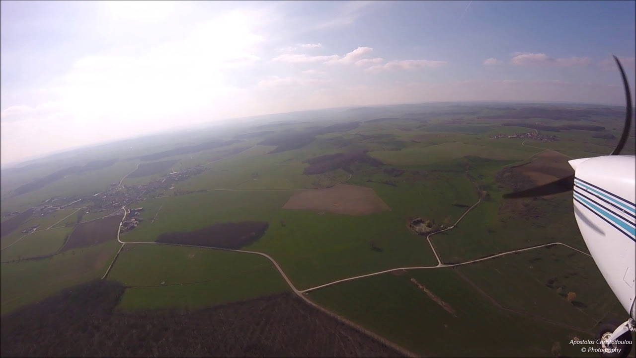 LFSG - Epinal-Mirecourt, int&eacute;gration vent arri&egrave;re par l'est et atterrissage piste 08 - Cessna 172