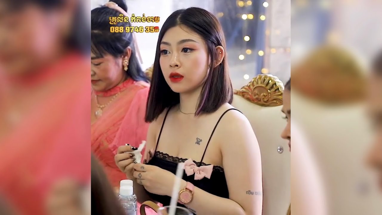 អនុស្សាវរីយ៌ថ្ពាល់ឆ្វេង ពិរោះណាស់ : ប្រគុំក្រុមអកកាដង់ត្បូងឃ្មុំ ( ឆានី តន្ត្រីសម័យ )